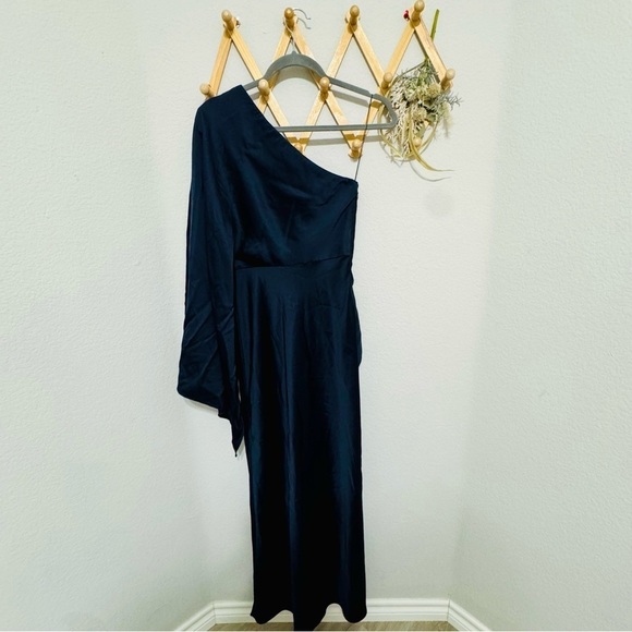 Significant Other Kelsie Gown Maxi Dress in Midnight Dark Navy One Shoulder Sz 2 - Picture 5 of 8